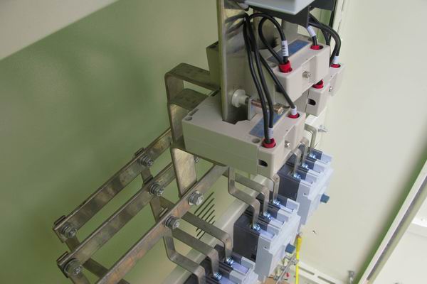 卓资配电柜-应急照明配电柜使用对工作人员的具